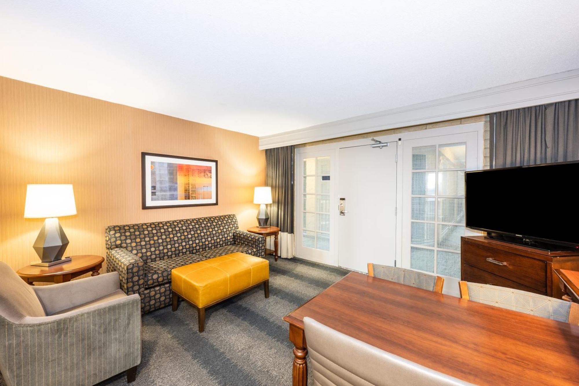 Embassy Suites By Hilton Bloomington/Minneapolis Buitenkant foto